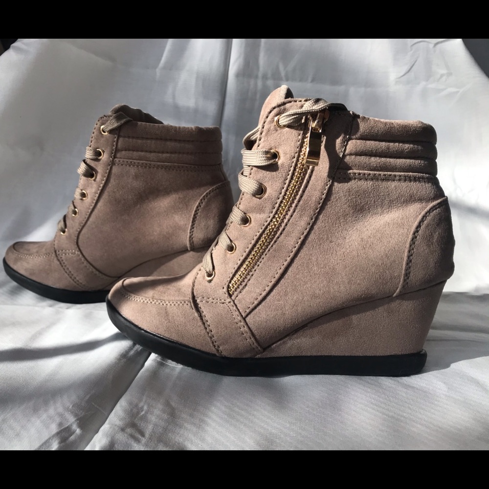 Forever Brand Wedge Shoes Size 5.5